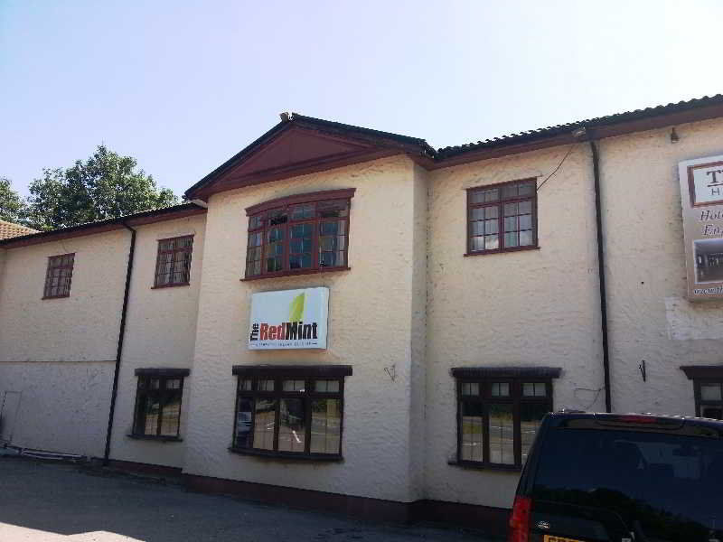 Three Saints Hotel Llantrisant  Exterior photo